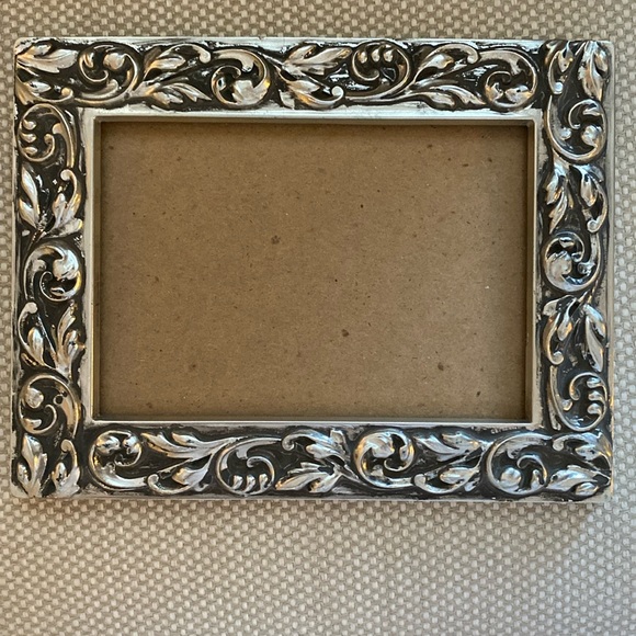 Other - Vintage 4 x 6 Silver-Tone “3-Dimensional” Picture Frame